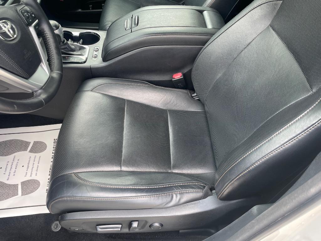 2015 Toyota Highlander - $26,395