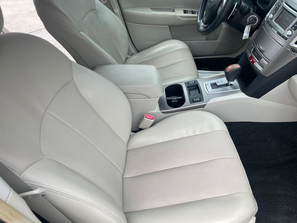 2014 Subaru Outback - $16,495