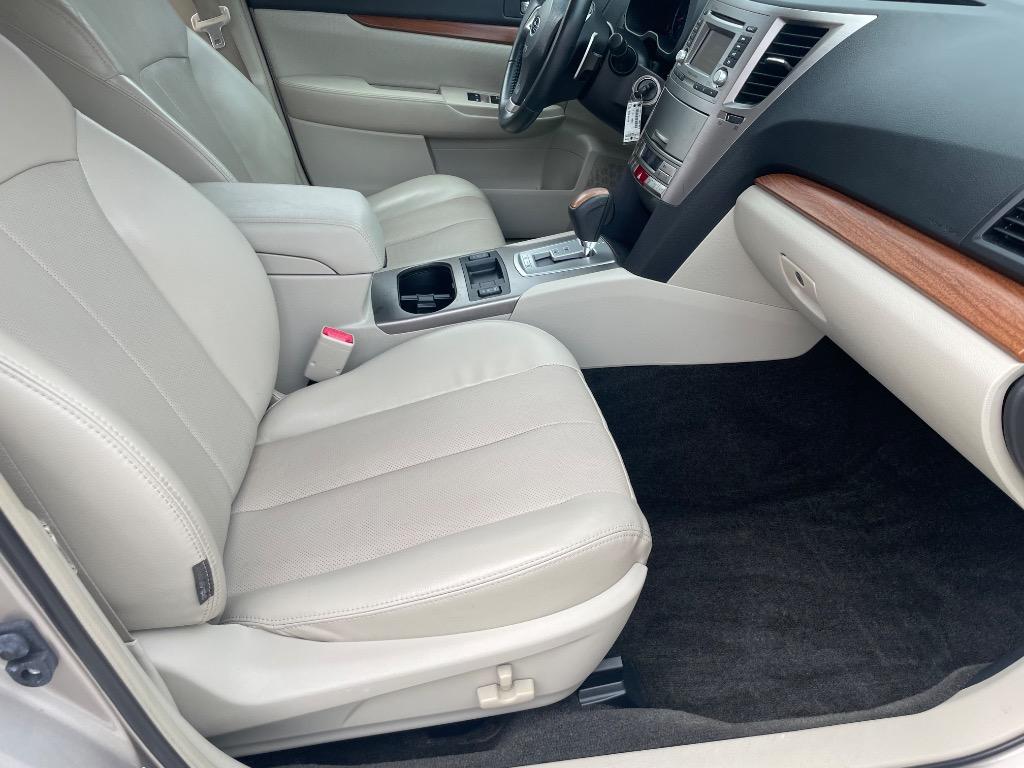 2014 Subaru Outback - $16,495