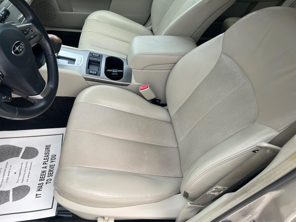 2014 Subaru Outback - $16,495
