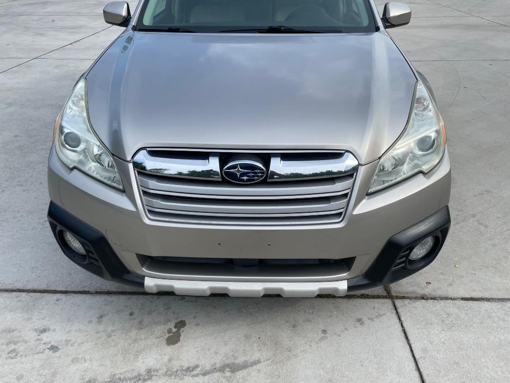 2014 Subaru Outback - $16,495