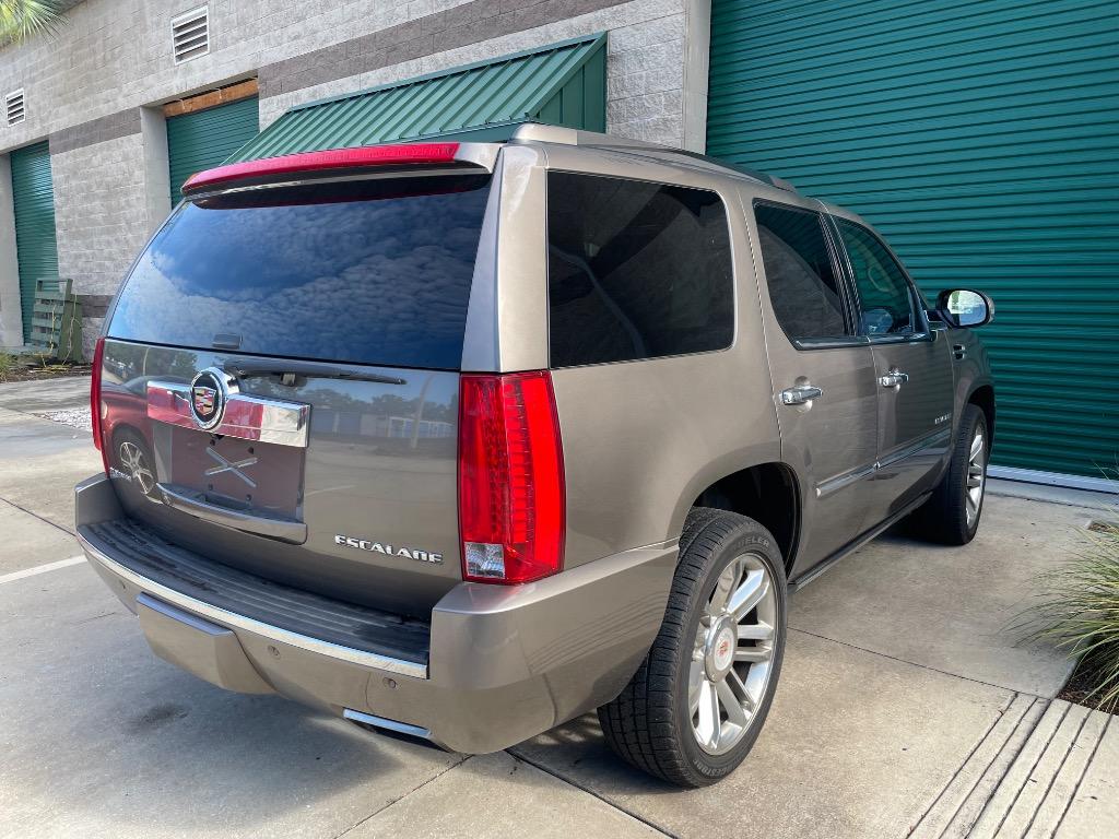 2013 Cadillac Escalade - $19,995
