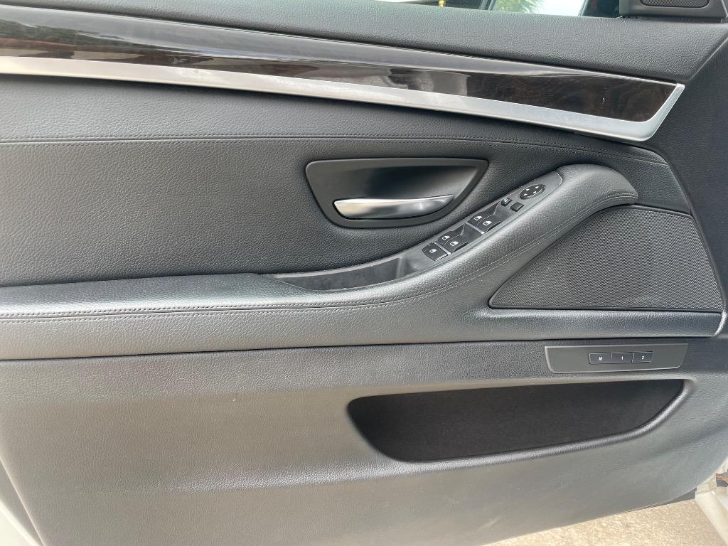 2011 BMW 550i - $9,995