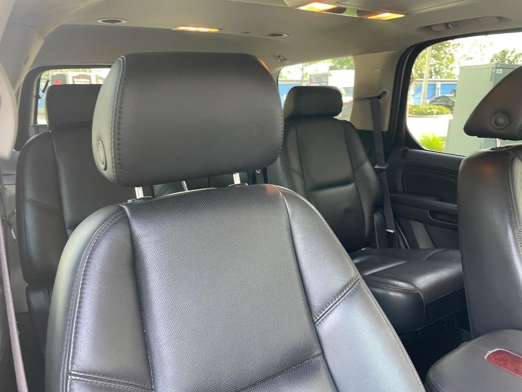 2007 Cadillac Escalade - $16,995