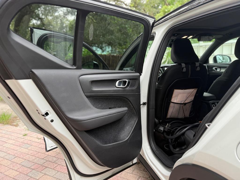 2022 Volvo XC40 - $26,800