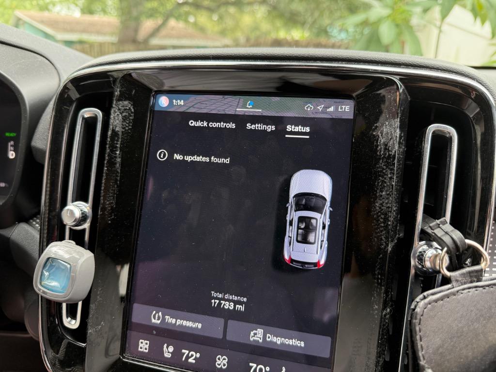 2022 Volvo XC40 - $26,800