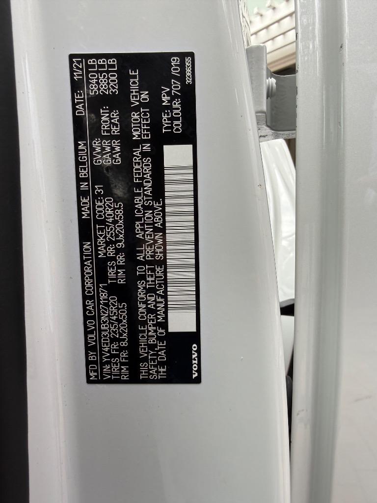 2022 Volvo XC40 - $26,800