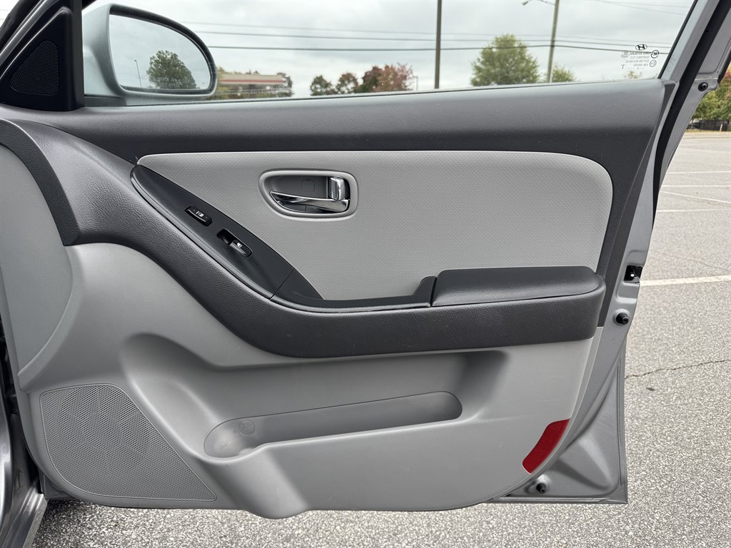 2010 Hyundai Elantra GLS photo