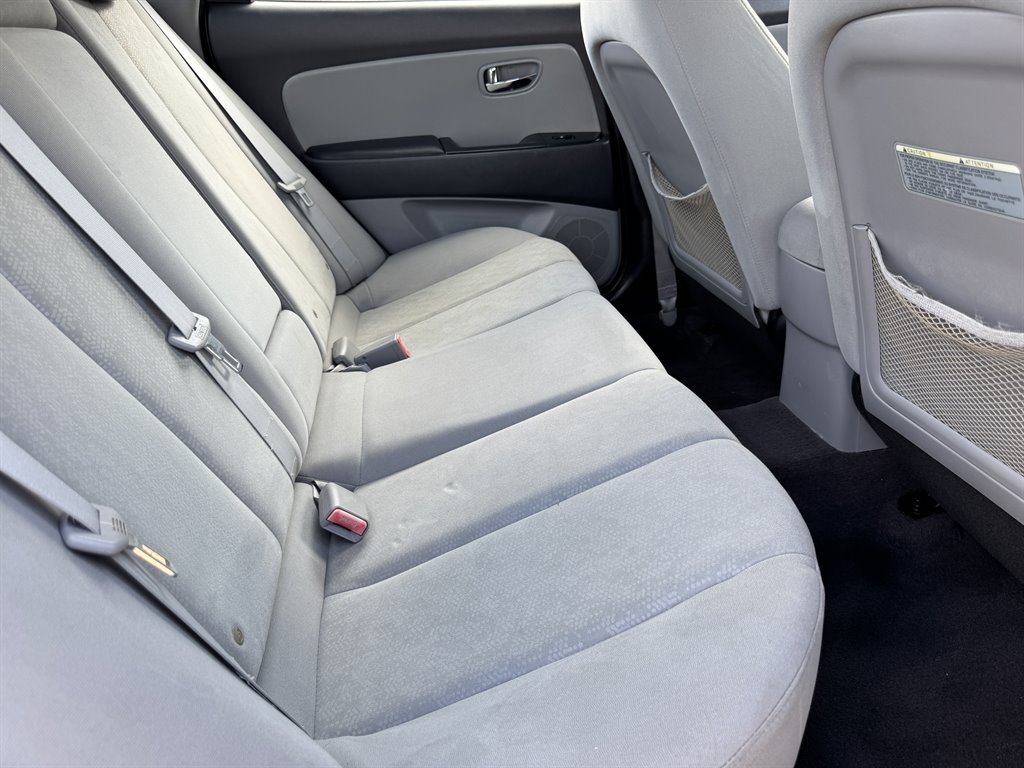 2010 Hyundai Elantra GLS photo