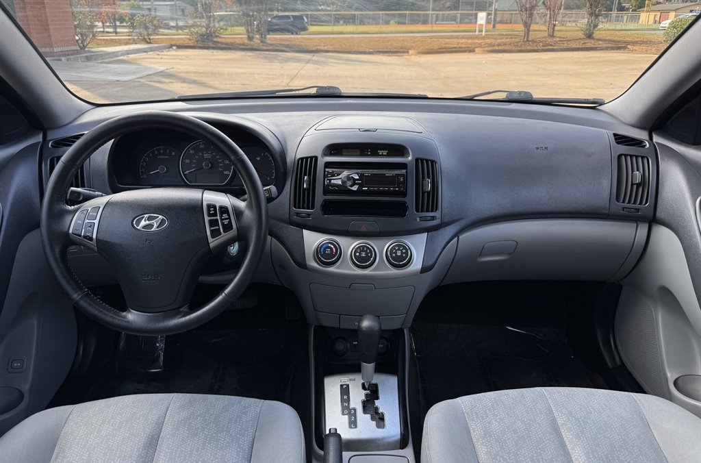 2010 Hyundai Elantra GLS photo