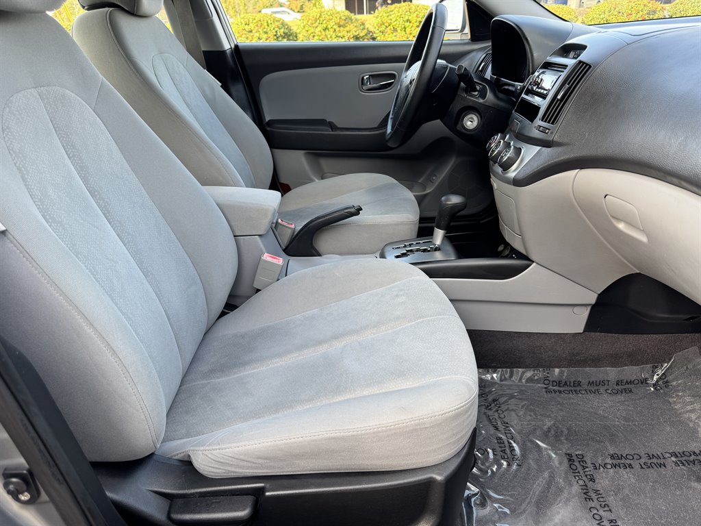 2010 Hyundai Elantra GLS photo