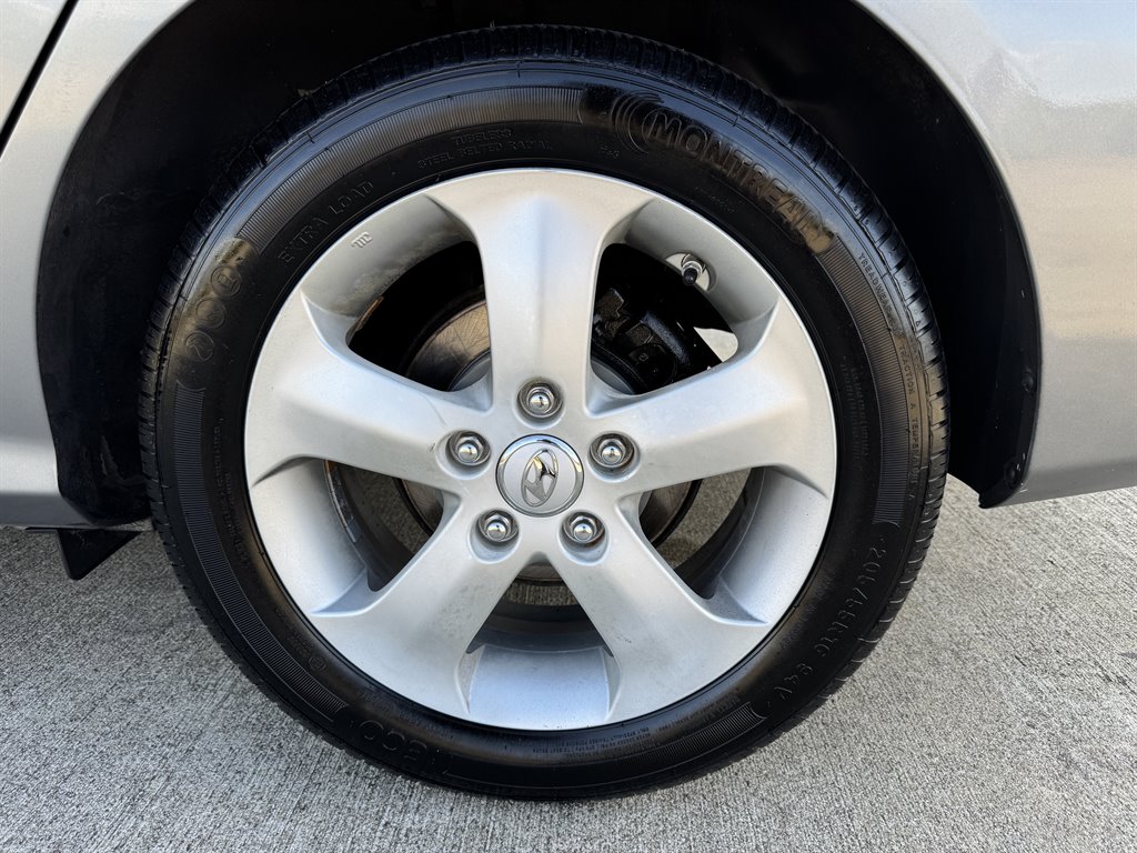 2010 Hyundai Elantra GLS photo