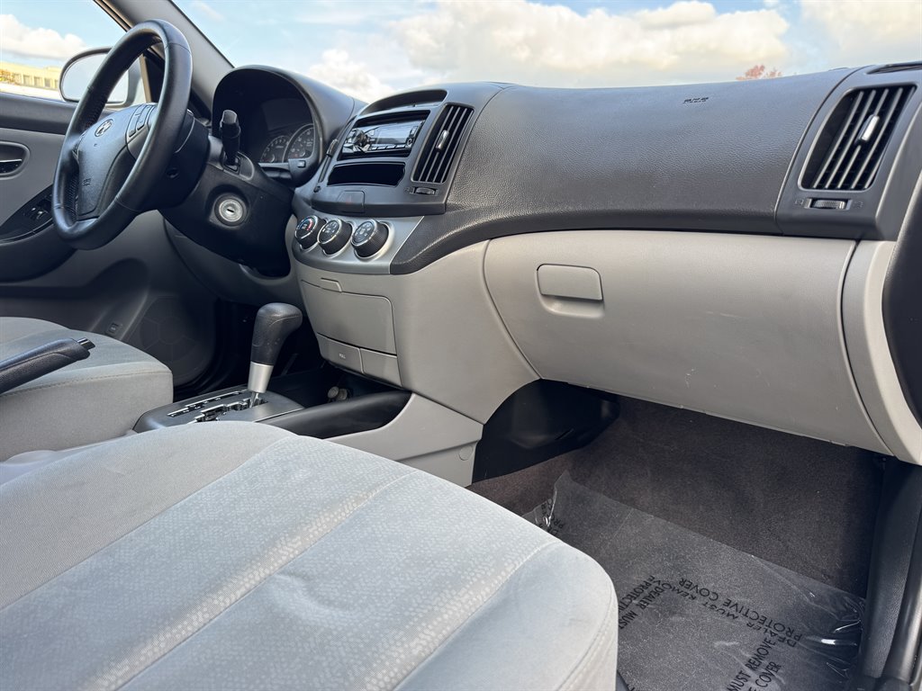 2010 Hyundai Elantra GLS photo