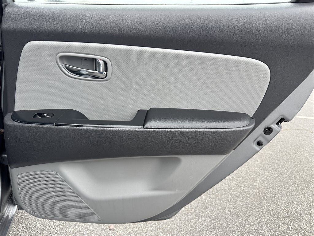 2010 Hyundai Elantra GLS photo
