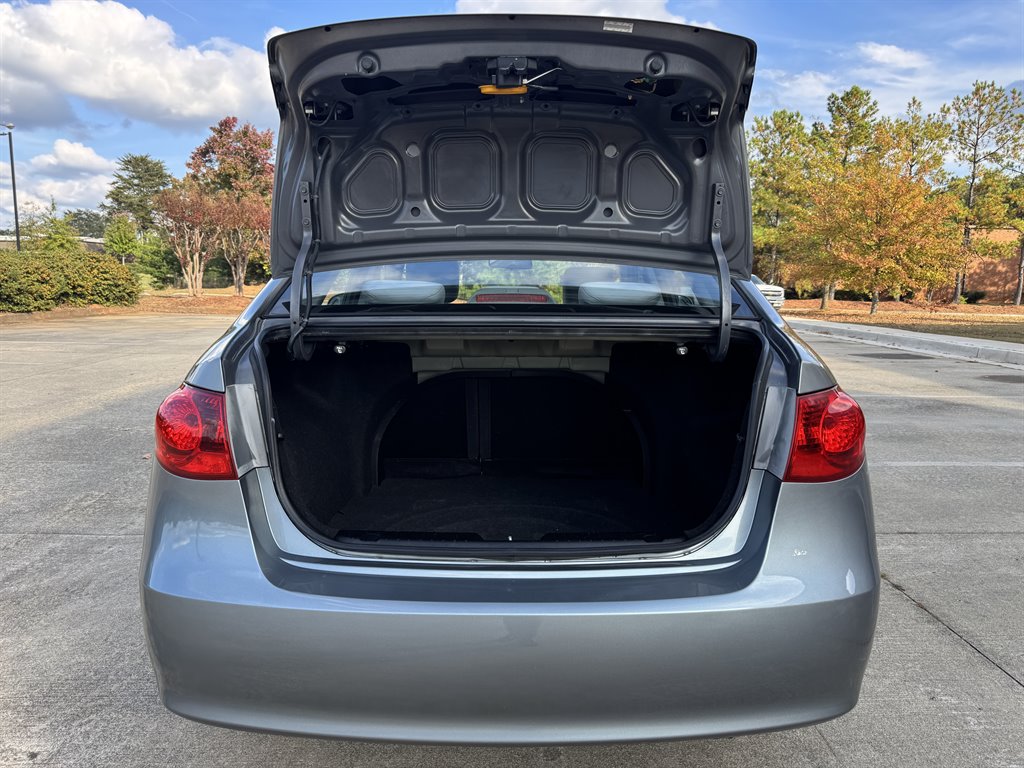 2010 Hyundai Elantra GLS photo