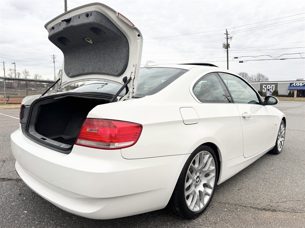2008 BMW 3-Series 328i photo