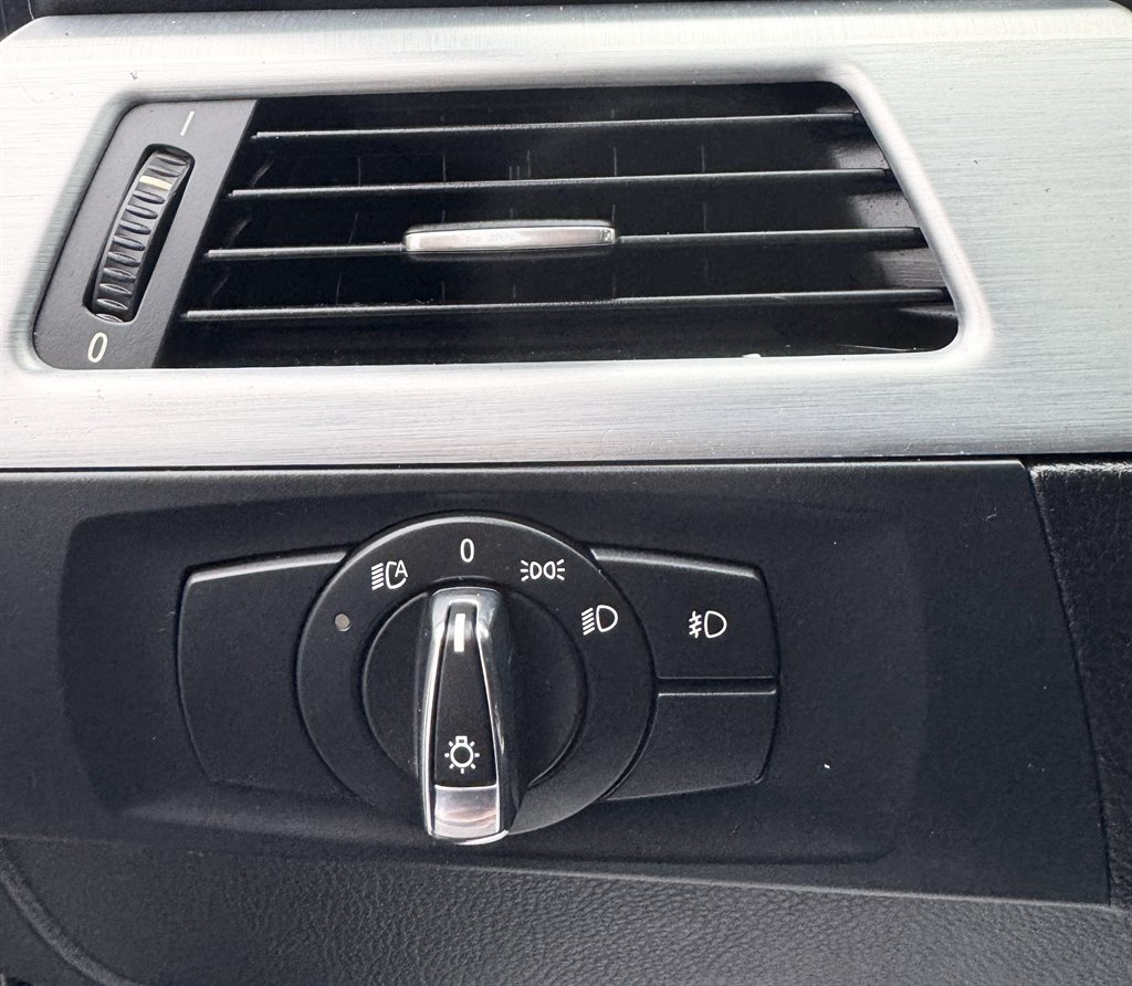 2009 BMW 3-Series 328i photo