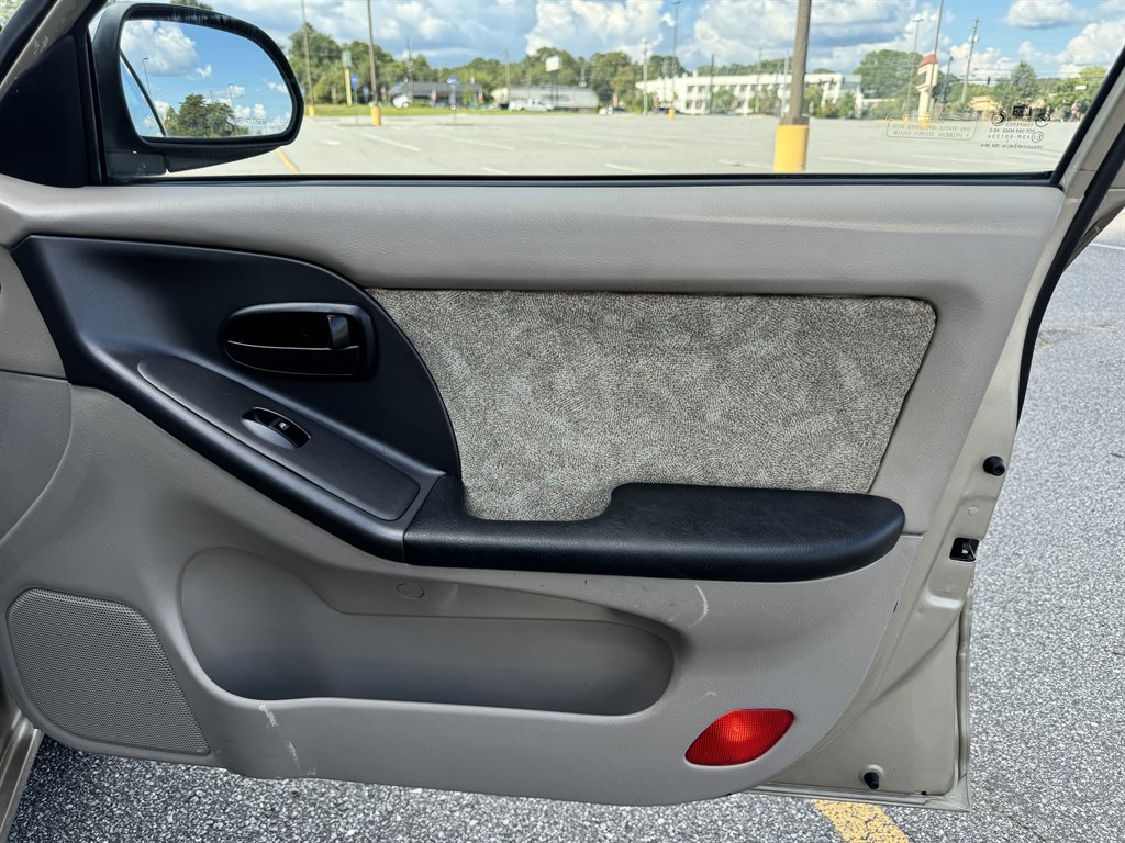 2001 Hyundai Elantra GLS photo
