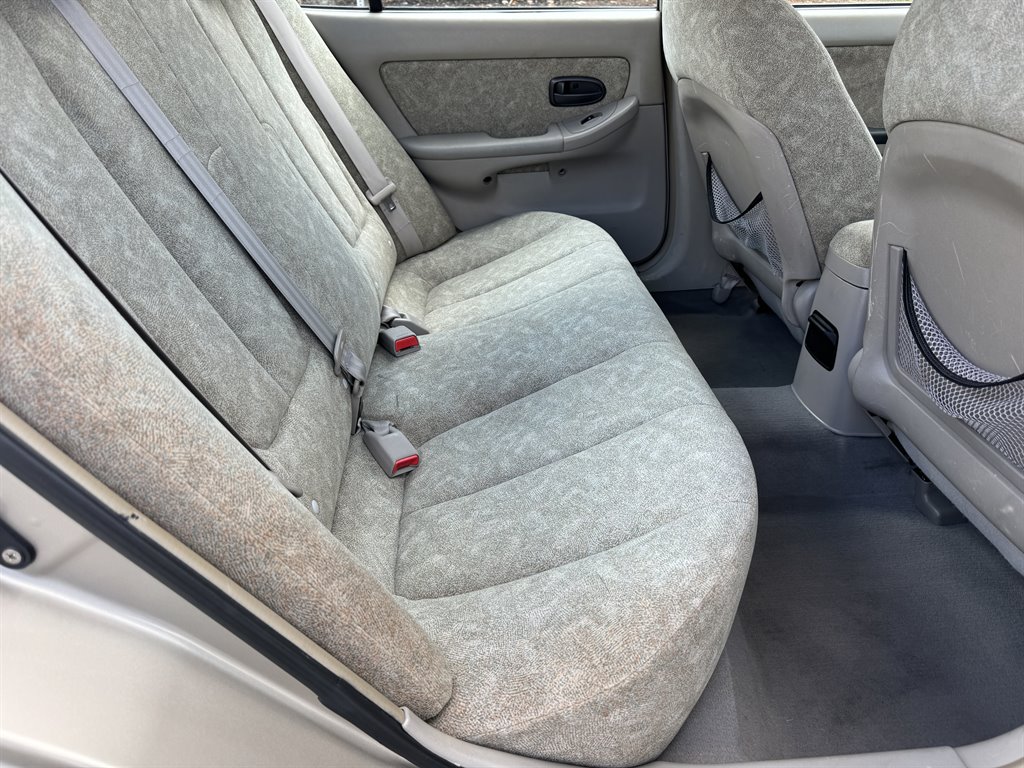 2001 Hyundai Elantra GLS photo