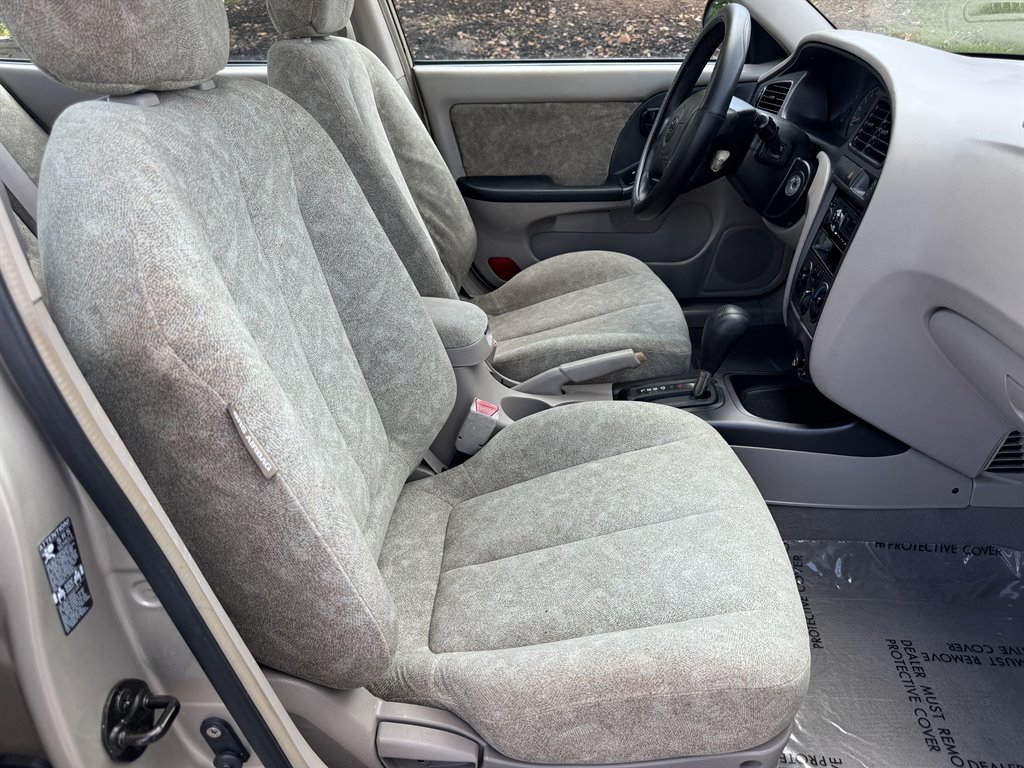 2001 Hyundai Elantra GLS photo