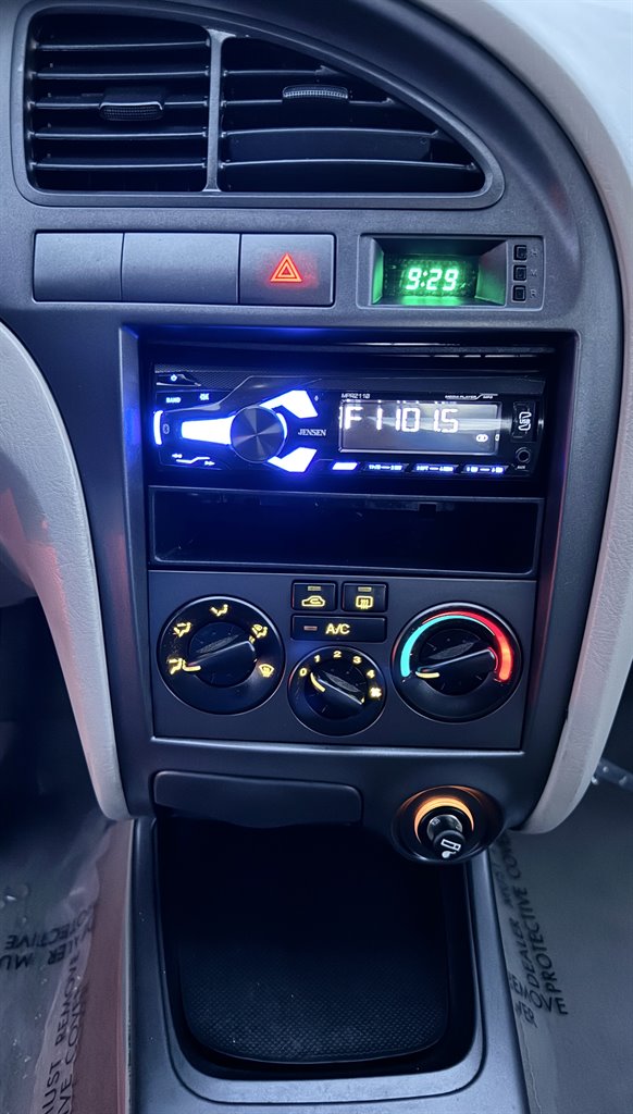 2001 Hyundai Elantra GLS photo