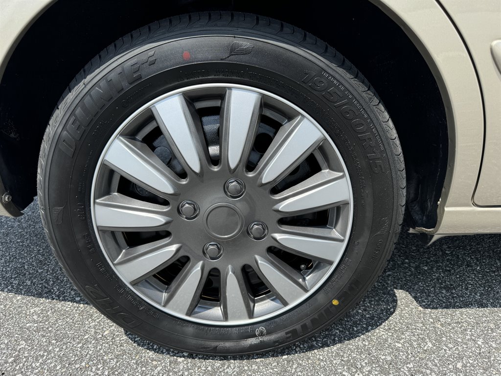 2001 Hyundai Elantra GLS photo