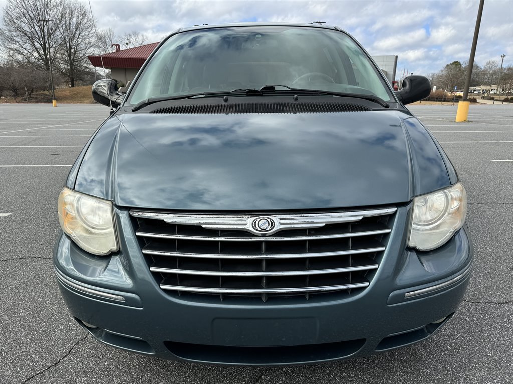 2005 CHRYSLER Town and Country Minivan - $17,495