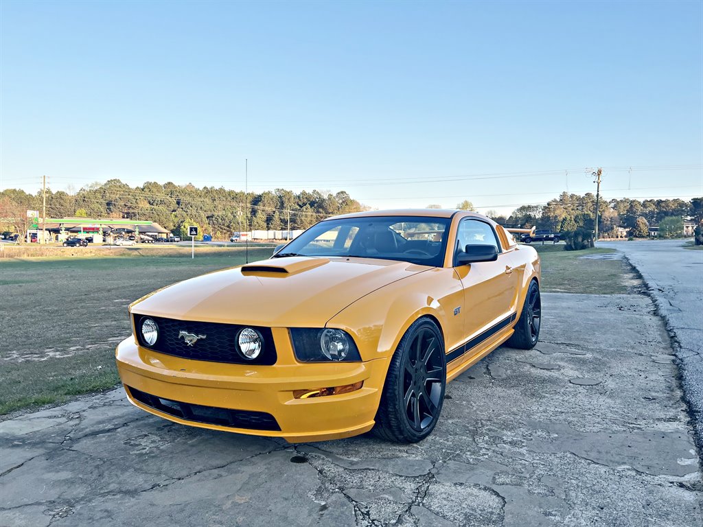 The 2008 Ford Mustang GT Deluxe