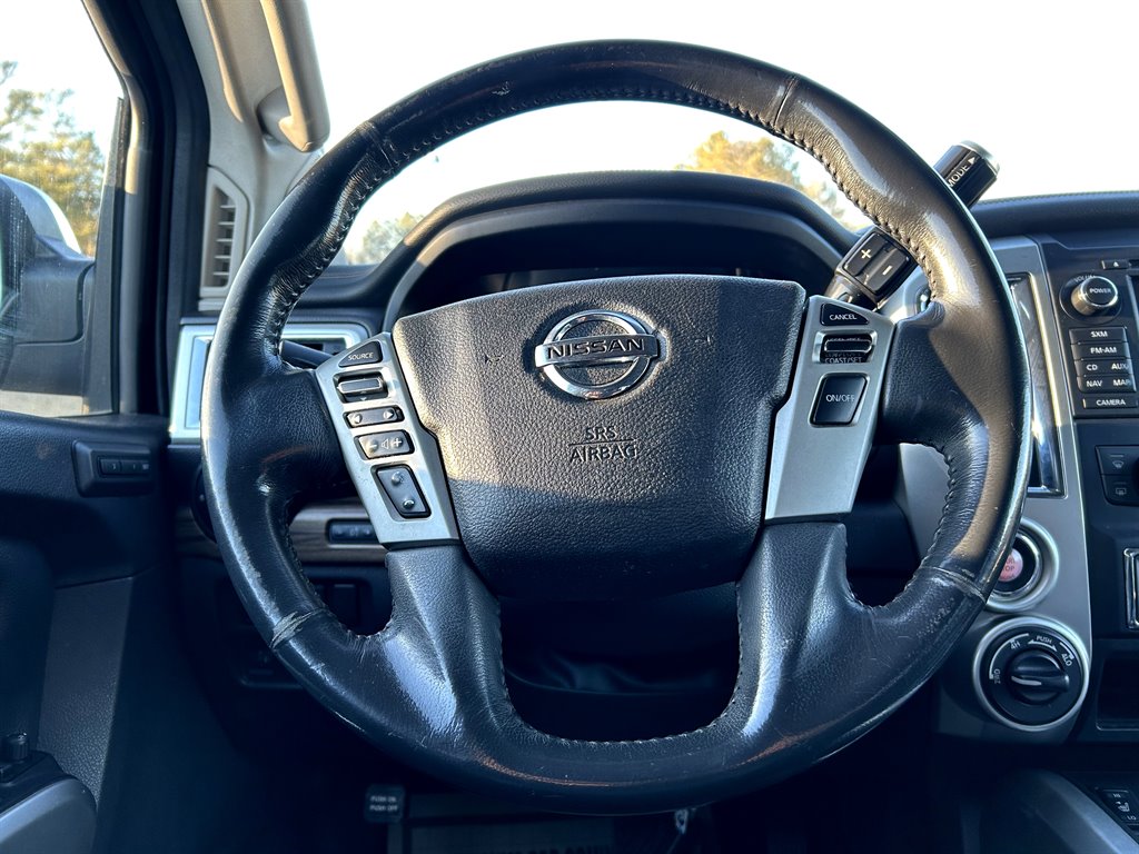 2017 Nissan Titan SL photo