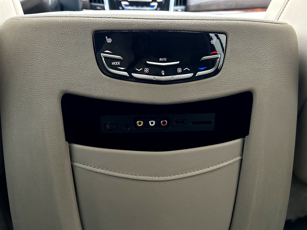 2016 Cadillac Escalade Premium photo