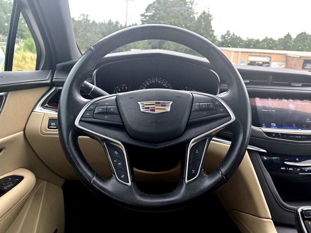 2017 Cadillac XT5 Luxury photo