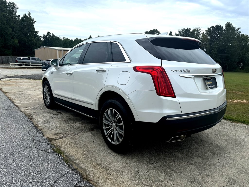 2017 Cadillac XT5 Luxury photo