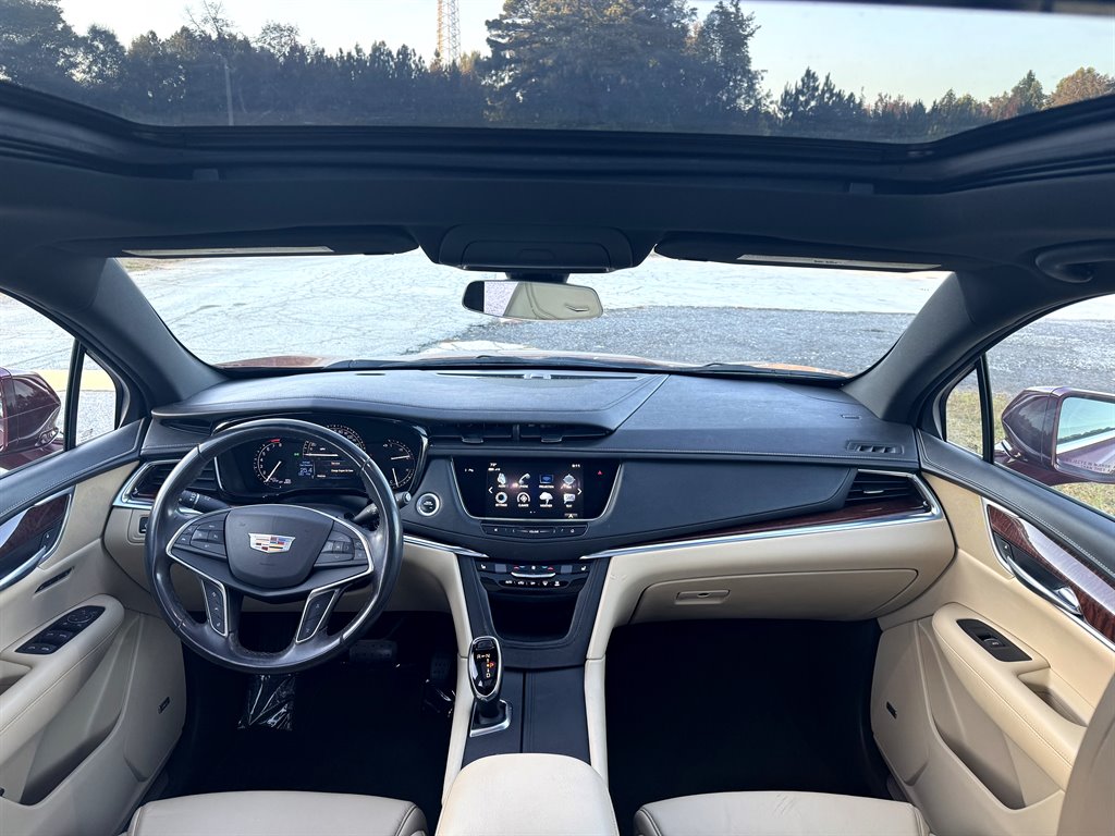 2018 Cadillac XT5 Luxury photo