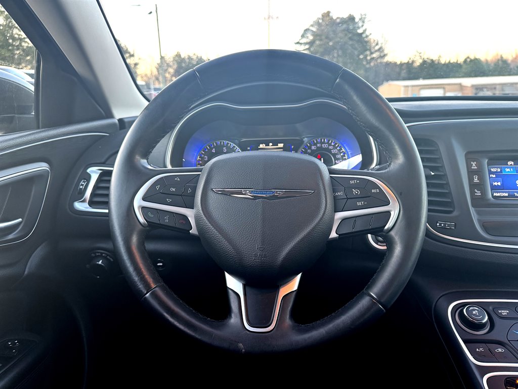 2015 Chrysler 200 - $6,995