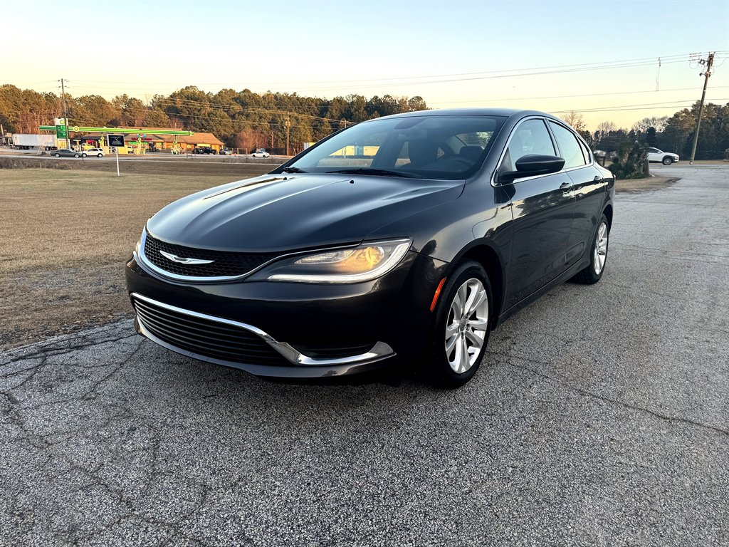 2015 Chrysler 200 - $6,995