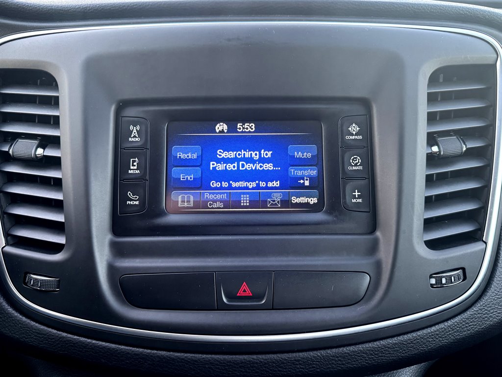 2015 Chrysler 200 - $6,995
