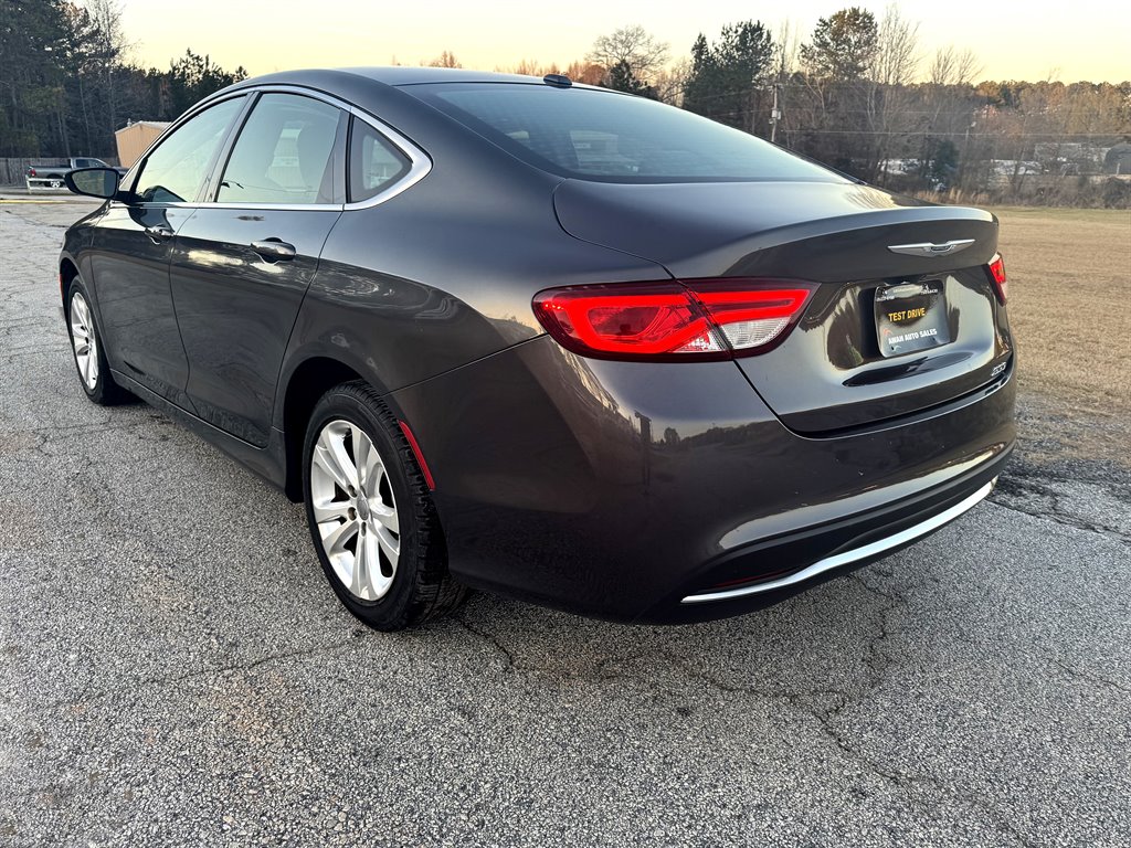 2015 Chrysler 200 - $6,995
