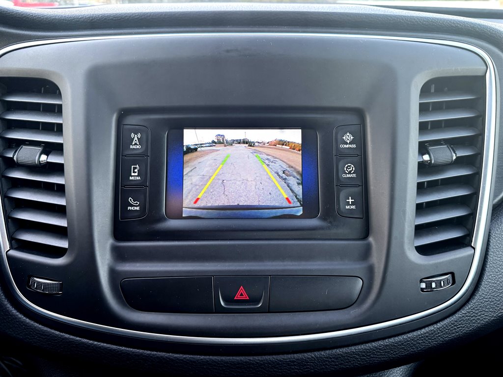 2015 Chrysler 200 - $6,995