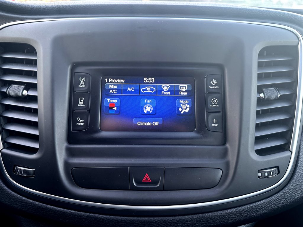 2015 Chrysler 200 - $6,995