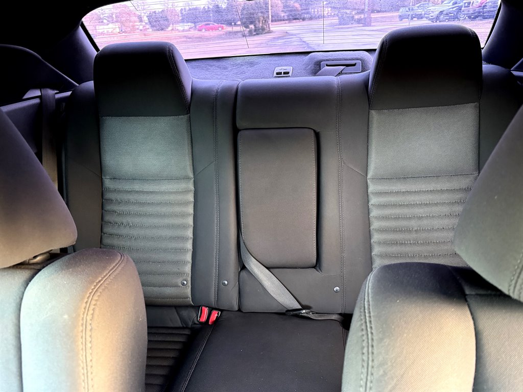 2014 Dodge Challenger SXT photo