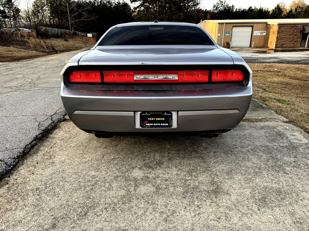 2014 Dodge Challenger SXT photo