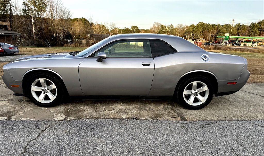2014 Dodge Challenger SXT photo