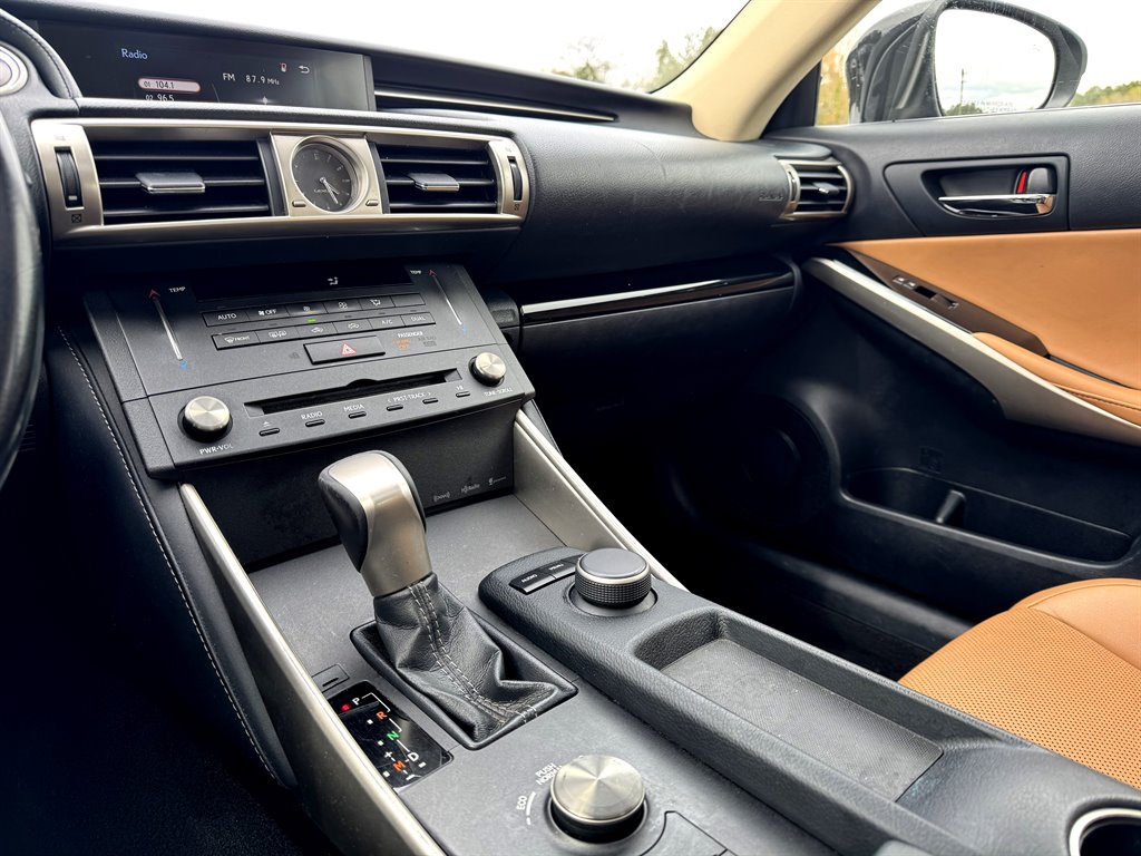 2015 Lexus IS 250 photo