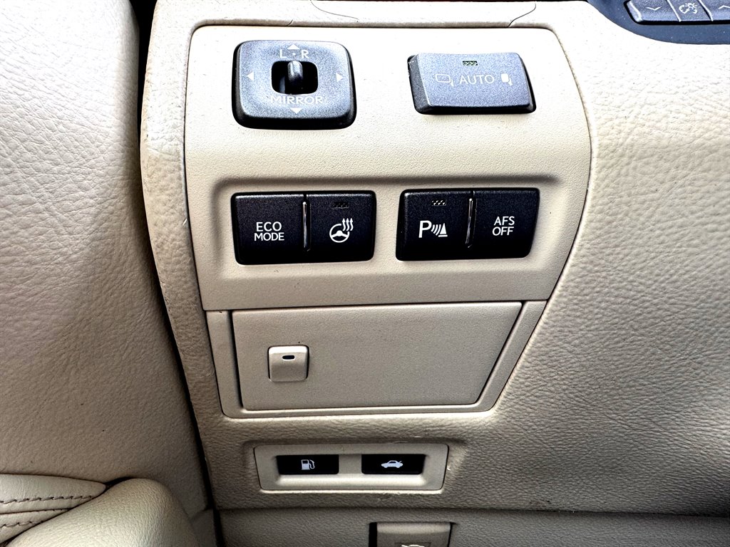2010 Lexus LS 460 photo