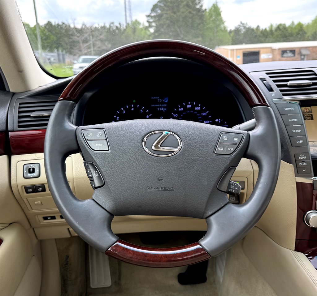 2010 Lexus LS 460 photo