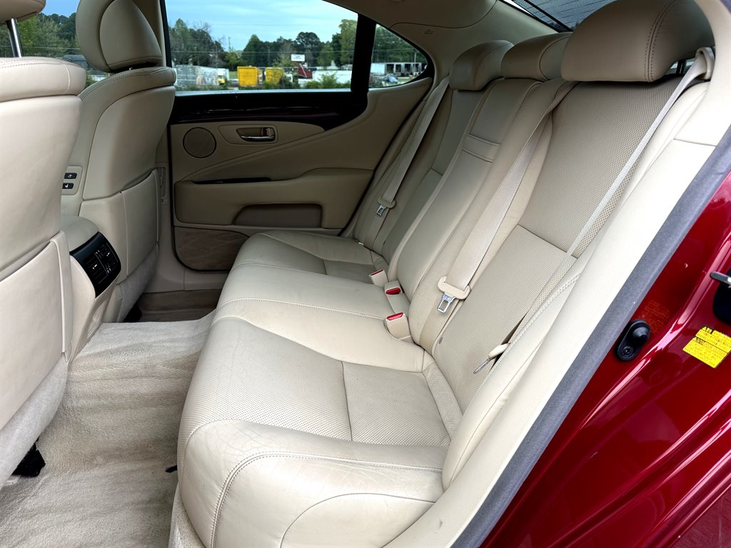 2010 Lexus LS 460 photo