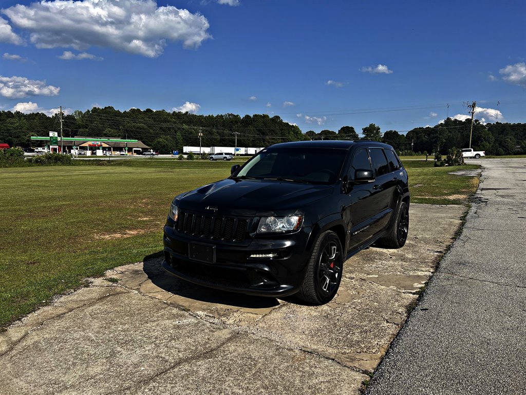 The 2012 Jeep Grand Cherokee SRT8 photos
