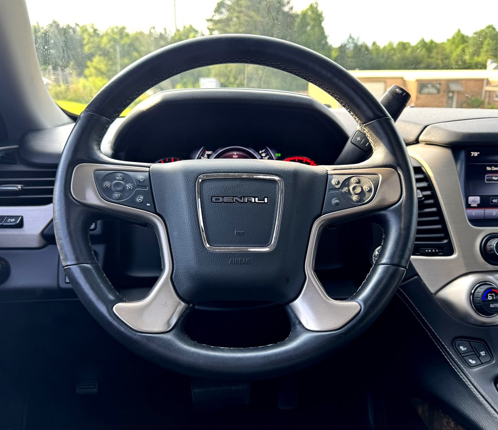 2015 GMC Yukon XL Denali photo