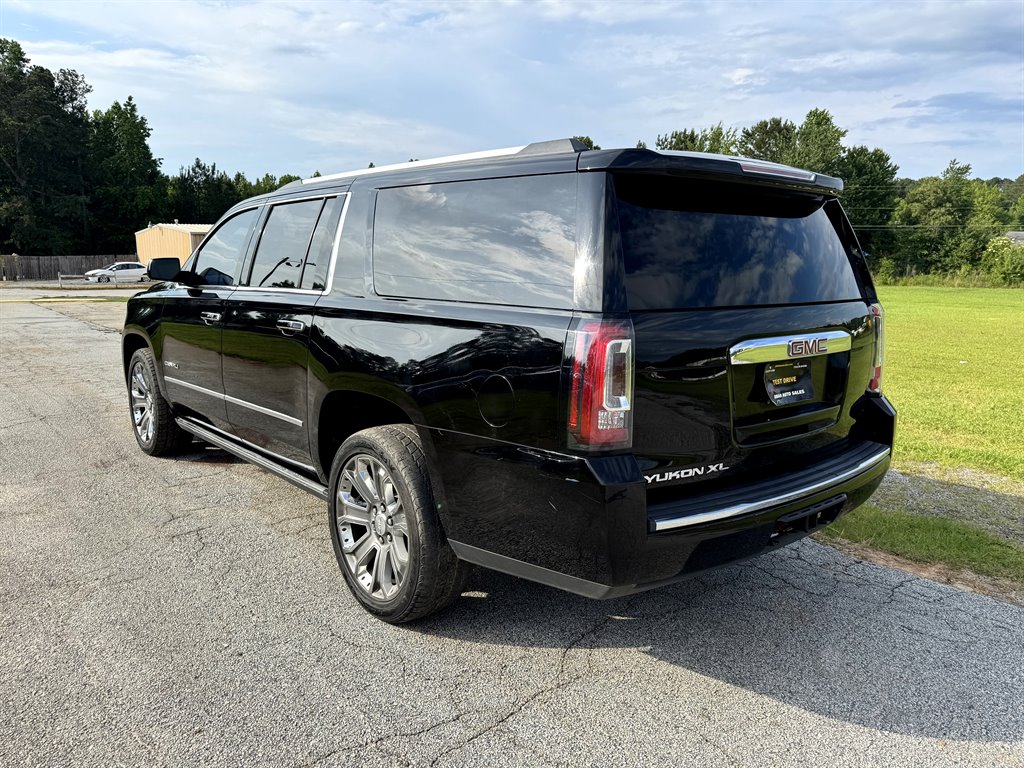 2015 GMC Yukon XL Denali photo