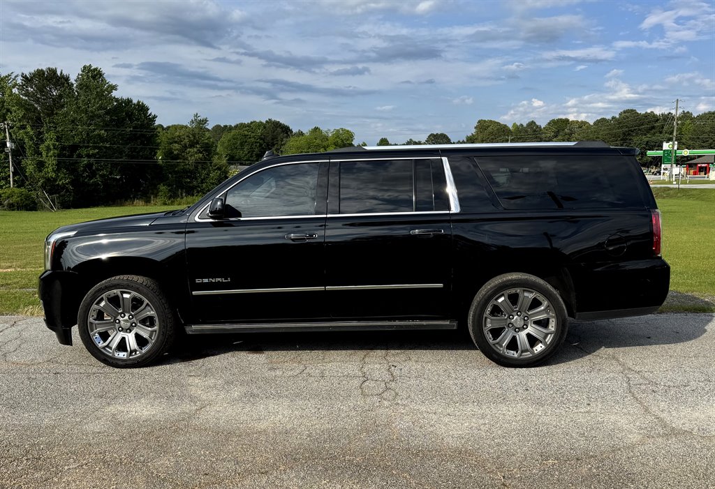 2015 GMC Yukon XL Denali photo
